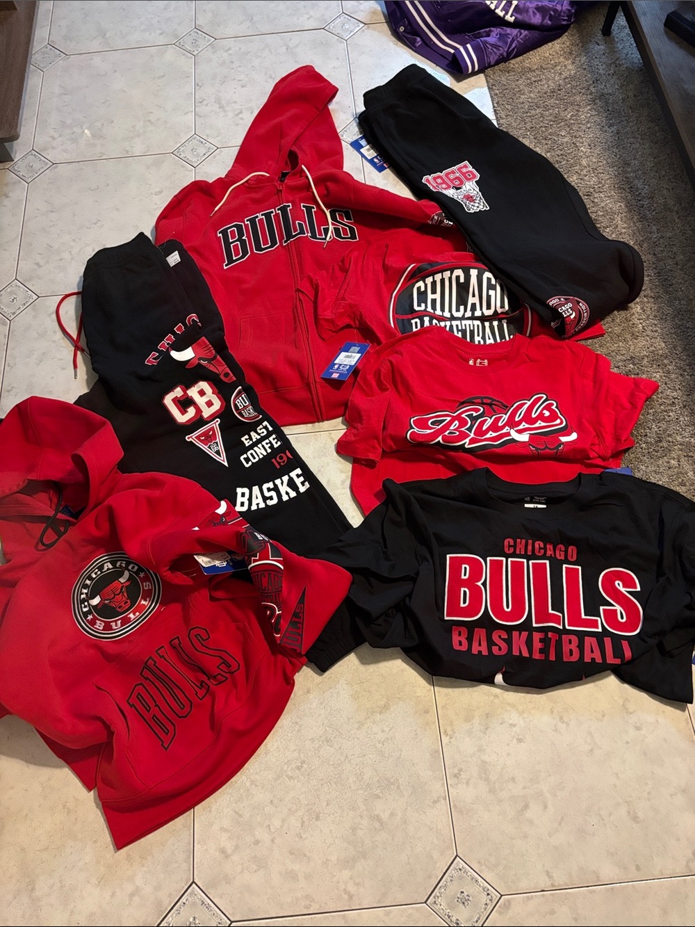 NBA Chicago Bulls Red & Black Men's 2 Hoodie & 3 Tee 2 Pants Bundle